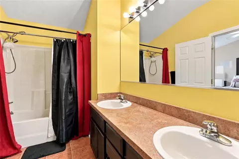 Bath - 14970 Skip Jack Loop, Lakewood Ranch, FL 34202 photo 2 of 4