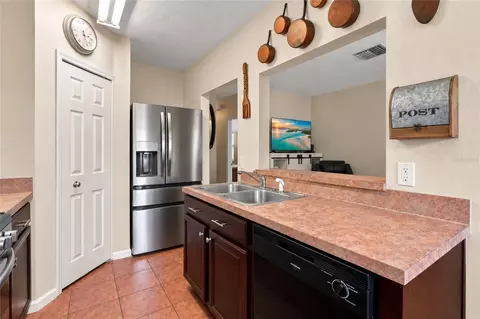 Kitchen - 14970 Skip Jack Loop, Lakewood Ranch, FL 34202 photo 2 of 2