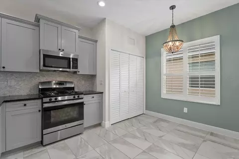 Kitchen - 4105 Deep Creek Ter, Parrish, FL 34219 photo 4 of 5