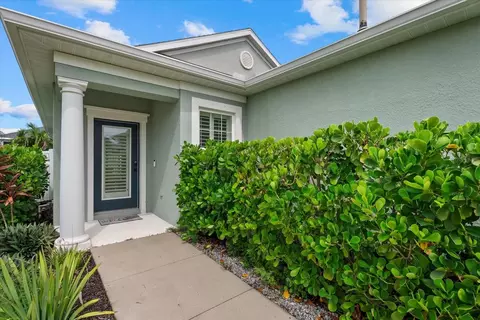 Exterior - 4105 Deep Creek Ter, Parrish, FL 34219 photo 4 of 21