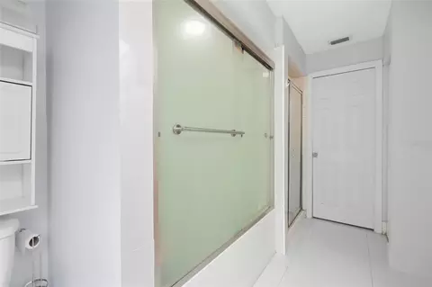 Bath - 5301 72nd St E, Bradenton, FL 34203 photo 3 of 6