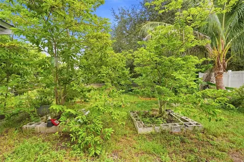 Exterior - 5301 72nd St E, Bradenton, FL 34203 photo 7 of 8