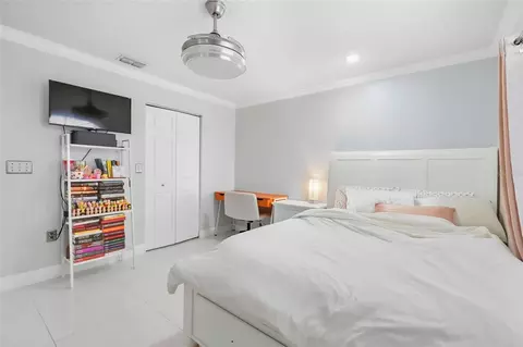 Bedroom - 5301 72nd St E, Bradenton, FL 34203 photo 9 of 12