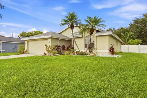 Exterior - 5301 72nd St E, Bradenton, FL 34203 photo 4 of 8