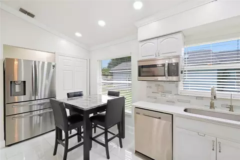 Kitchen - 5301 72nd St E, Bradenton, FL 34203 photo 7 of 11