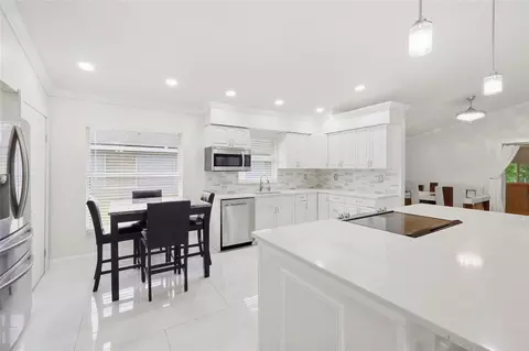 Kitchen - 5301 72nd St E, Bradenton, FL 34203 photo 3 of 11