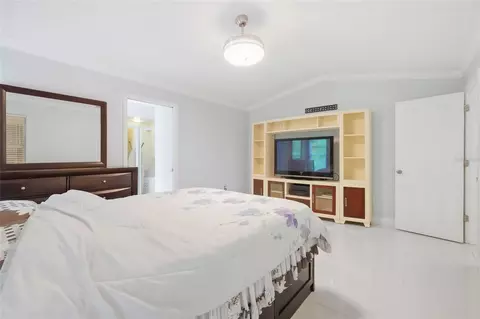 Bedroom - 5301 72nd St E, Bradenton, FL 34203 photo 6 of 12