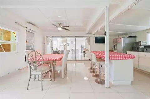 Dining - 5301 72nd St E, Bradenton, FL 34203 photo 8 of 9