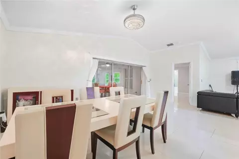 Dining - 5301 72nd St E, Bradenton, FL 34203 photo 4 of 9
