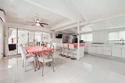 Dining - 5301 72nd St E, Bradenton, FL 34203 photo 9 of 9