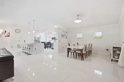 Dining - 5301 72nd St E, Bradenton, FL 34203 photo 5 of 9