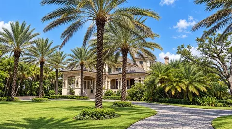 1423 Hillview Dr, Sarasota, FL 34239