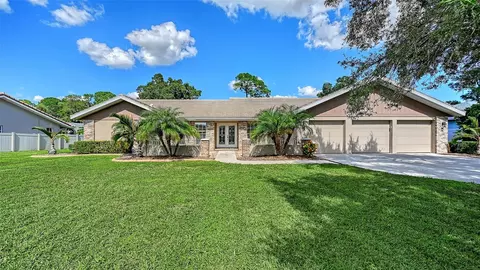 7913 Broadmoor Pines Blvd, Sarasota, FL 34243