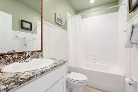 Bath - 2214 Marsh Harbour Loop, Bradenton, FL 34208 photo 1 of 4