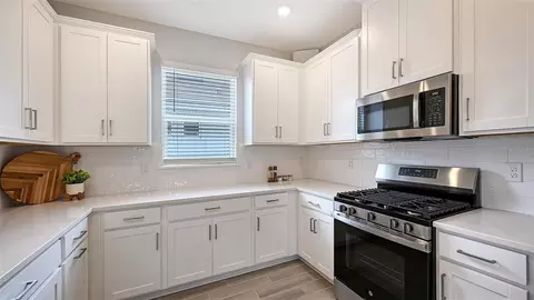 Kitchen - Undisclosed, Bradenton, FL 34211 photo 2 of 3