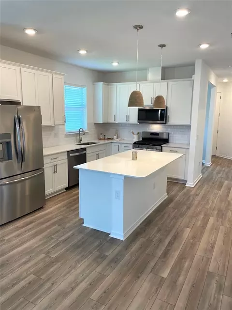 Kitchen - 10434 Spring Tide Way, Parrish, FL 34219 photo 1 of 4