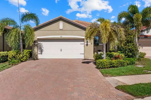 216 Soliera St, Nokomis, FL 34275