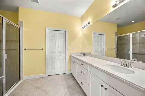 Bath - 299 Capulet Dr, Venice, FL 34292 photo 1 of 4