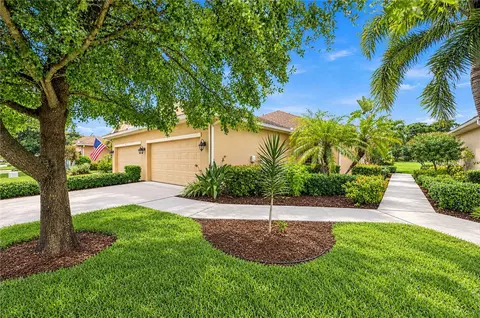 Exterior - 299 Capulet Dr, Venice, FL 34292 photo 2 of 15