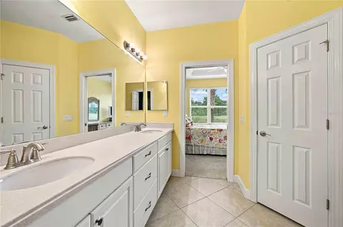 Bath - 299 Capulet Dr, Venice, FL 34292 photo 2 of 4
