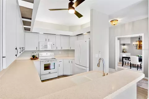 Kitchen - 7303 52nd Ter E, Bradenton, FL 34203 photo 1 of 2