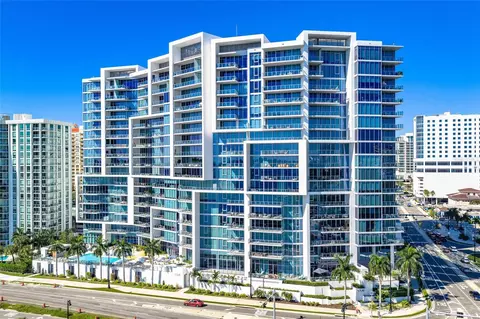 1155 N Gulfstream Ave #208, Sarasota, FL 34236