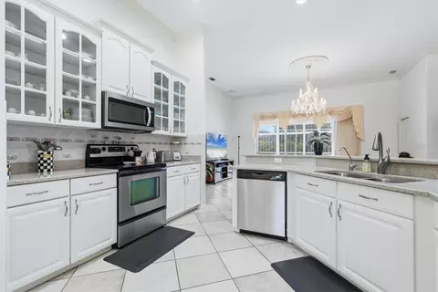 Kitchen - 3905 30th Ln E, Bradenton, FL 34208 photo 4 of 4
