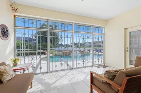Exterior - 3905 30th Ln E, Bradenton, FL 34208 photo 5 of 9