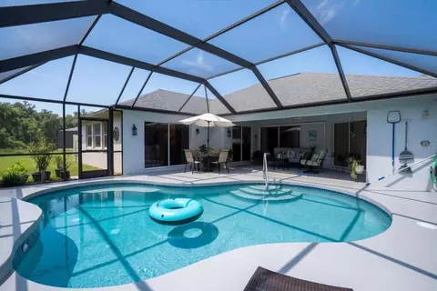 Exterior - 3331 45th Ave E, Bradenton, FL 34203 photo 3 of 12