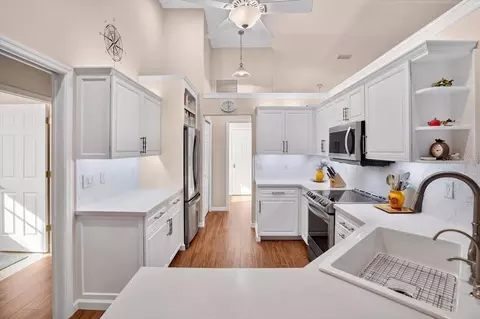 Kitchen - 3331 45th Ave E, Bradenton, FL 34203 photo 1 of 4