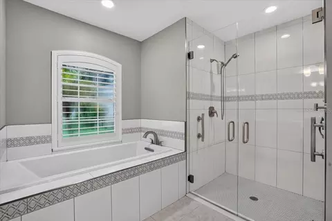 Bath - 3331 45th Ave E, Bradenton, FL 34203 photo 2 of 4
