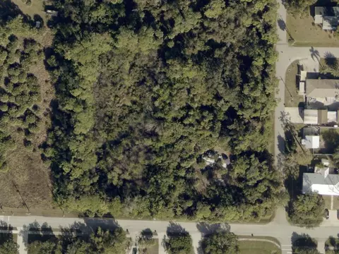 . N New York Avenue, Englewood, FL 34223