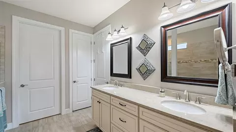 Bath - 6827 Gosport Cv, Bradenton, FL 34202 photo 1 of 4
