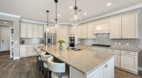 Kitchen - 6827 Gosport Cv, Bradenton, FL 34202 photo 2 of 4