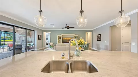 Kitchen - 6827 Gosport Cv, Bradenton, FL 34202 photo 4 of 4