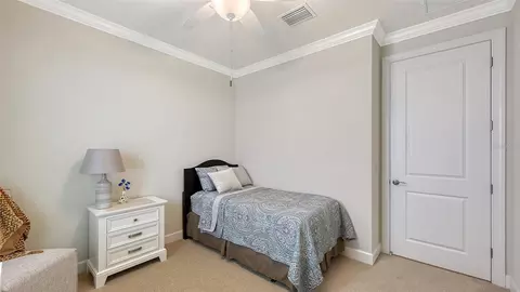 Bedroom - 6827 Gosport Cv, Bradenton, FL 34202 photo 4 of 4