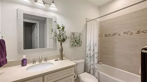Bath - 6827 Gosport Cv, Bradenton, FL 34202 photo 4 of 4
