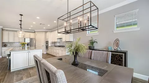 Dining - 6827 Gosport Cv, Bradenton, FL 34202 photo 4 of 6