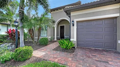 Exterior - 6827 Gosport Cv, Bradenton, FL 34202 photo 3 of 27
