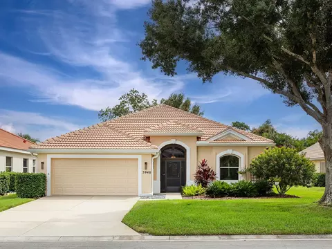 5948 Sandstone Ave, Sarasota, FL 34243