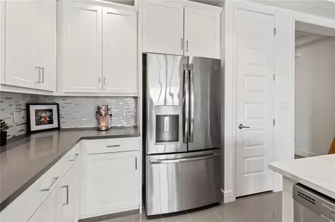 Kitchen - 10520 Boardwalk Loop #302, Bradenton, FL 34202 photo 6 of 8
