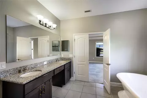 Bath - 3004 156th Ter E, Parrish, FL 34219 photo 2 of 4