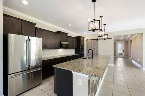 Kitchen - 3004 156th Ter E, Parrish, FL 34219 photo 4 of 4