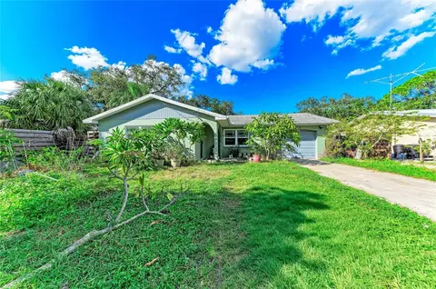 2821 Yorktown St, Sarasota, FL 34231