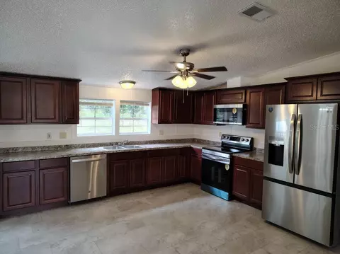 Kitchen - 650 NE 170th Ave, Williston, FL 32696 photo 1 of 1