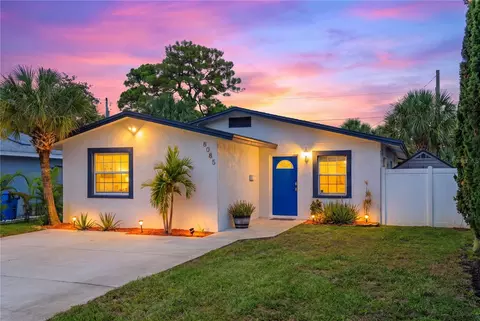 8085 24th Ave N, Saint Petersburg, FL 33710
