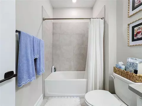 Bath - 446 Ibiza Loop, Venice, FL 34292 photo 2 of 5