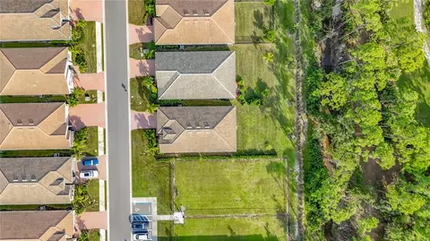 View/Area - 446 Ibiza Loop, Venice, FL 34292 photo 3 of 9