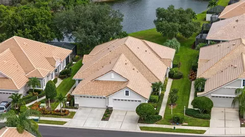 6937 Woodmore Ter, Lakewood Ranch, FL 34202