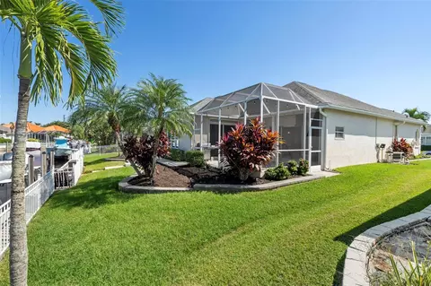 Exterior - 4739 Compass Dr, Bradenton, FL 34208 photo 6 of 14